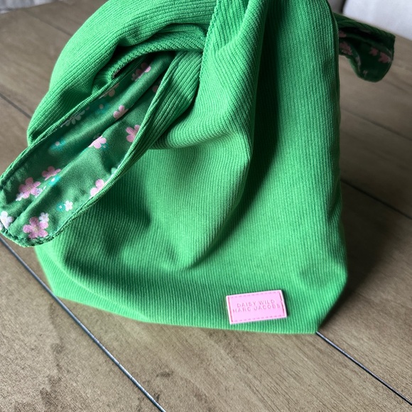 Marc Jacobs Wild Daisy corduroy tie green/floral reversible bag mini tote - Picture 4 of 5
